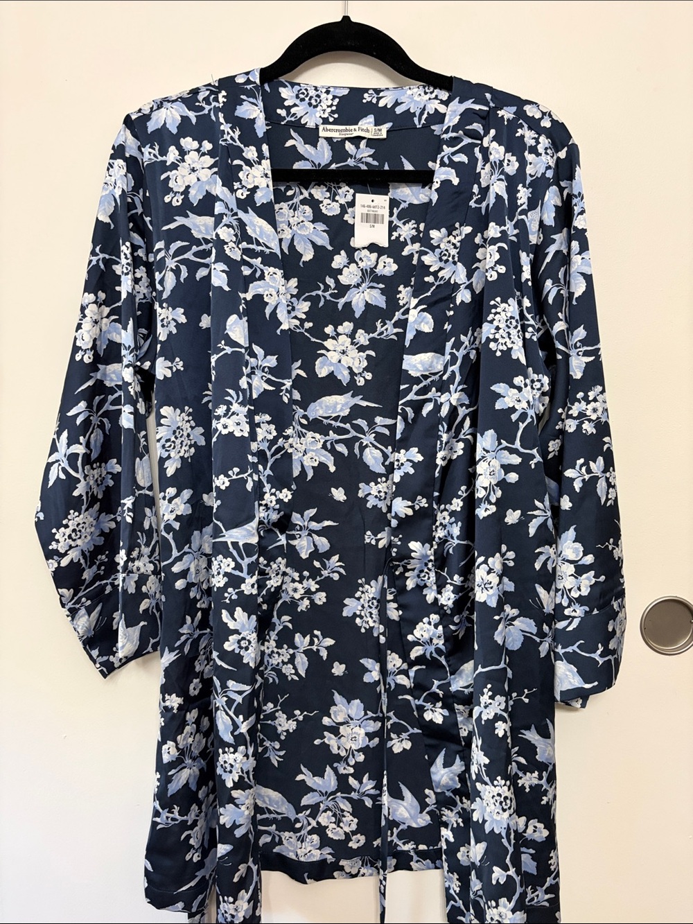 Abercrombie & Fitch Navy and Light Blue Floral Wrap Kimono robe
